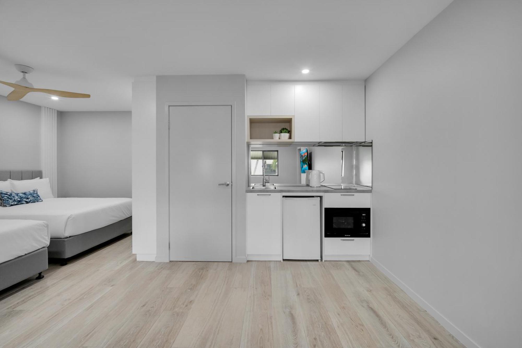 Belmoral Corporate Suites (Adults Only) Таунсвил Екстериор снимка