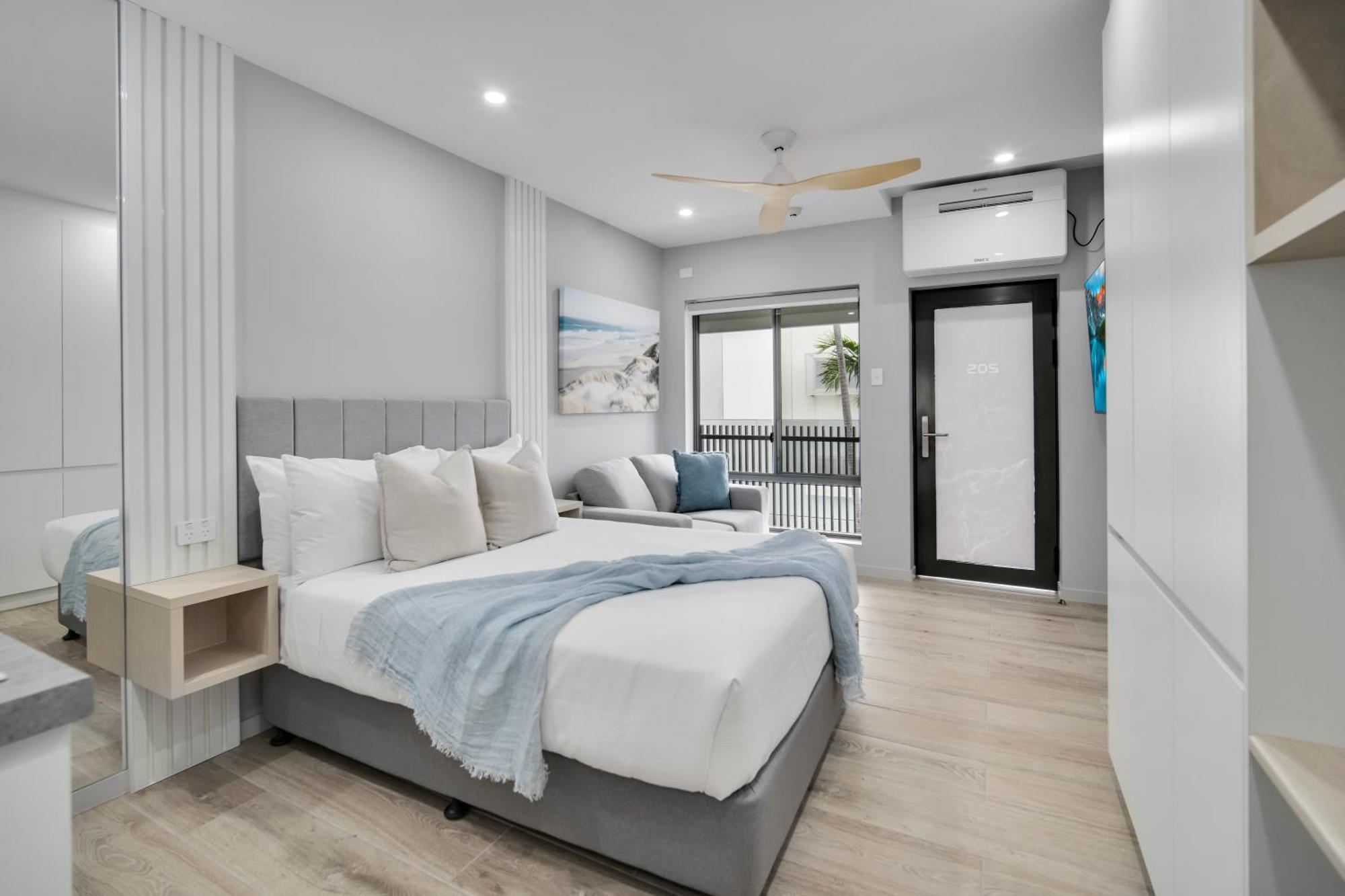 Belmoral Corporate Suites (Adults Only) Таунсвил Екстериор снимка